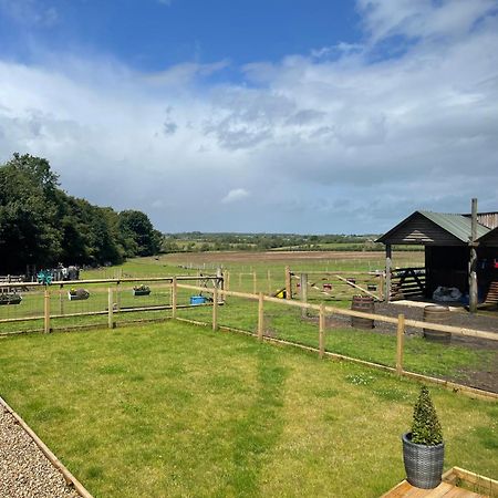 Millburn Mini Farm Hotel Kilwinning Exterior photo